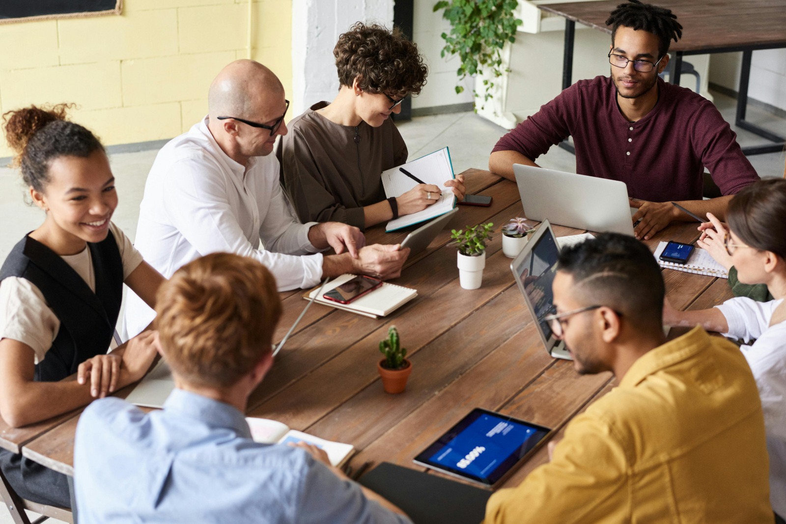 Linkedin Email Finder from Public Profiles
